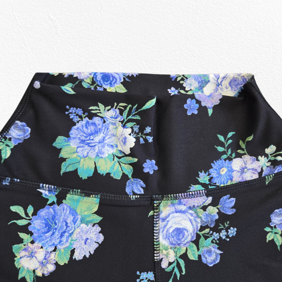 WeWoreWhat Black Blue White Floral Compression High Waisted Bike Shorts Size XS - Picture 6 of 10